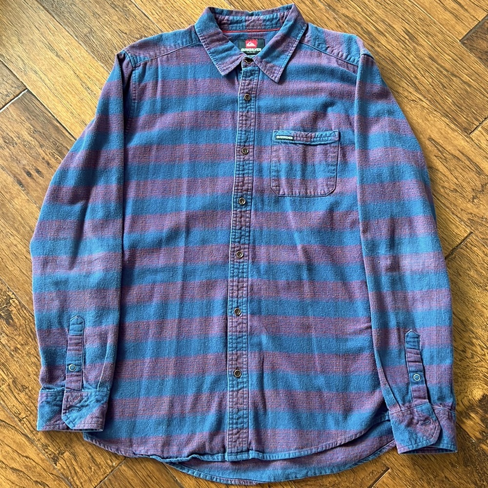 Quicksilver Flannel Size Large.